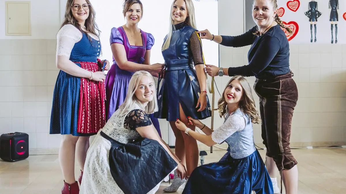 Das CHS stattete Buchner mit dem passenden Bühnenoutfit aus