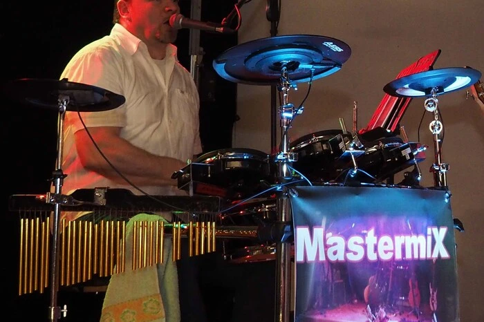 Die Viktringer Band MastermiX sorgte für den passenden Ton.