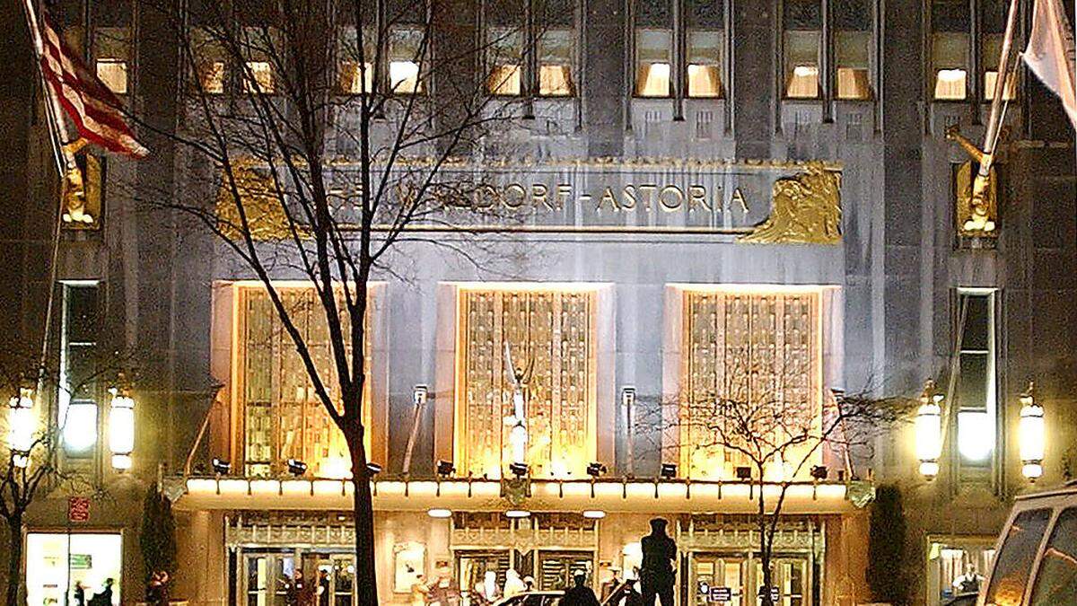 Die denkmalgeschützte Fassade des Waldorf Astoria