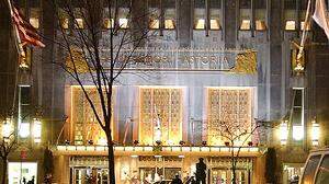 Die denkmalgeschützte Fassade des Waldorf Astoria