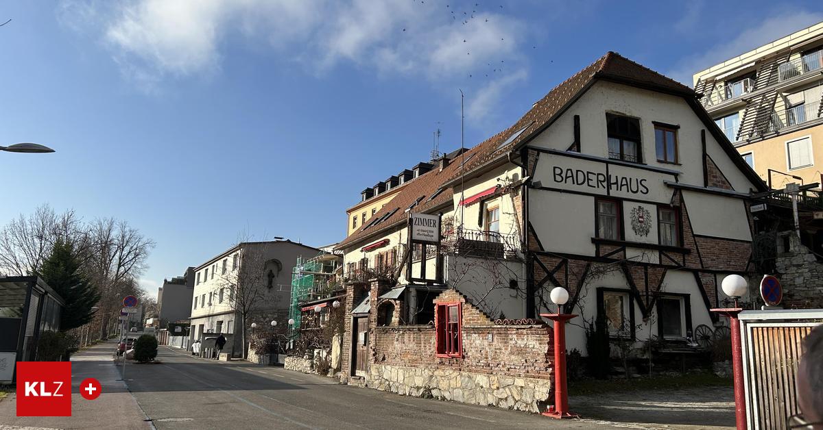 Wirt-beugt-sich-Schlie-ungsger-chten-und-haut-wirklich-den-Hut-drauf