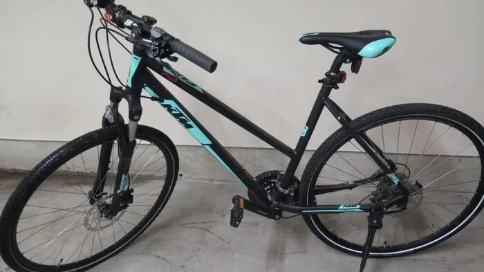 Fahrrad, hoffnungsfroh wartend auf Abholung durch den Besitzer