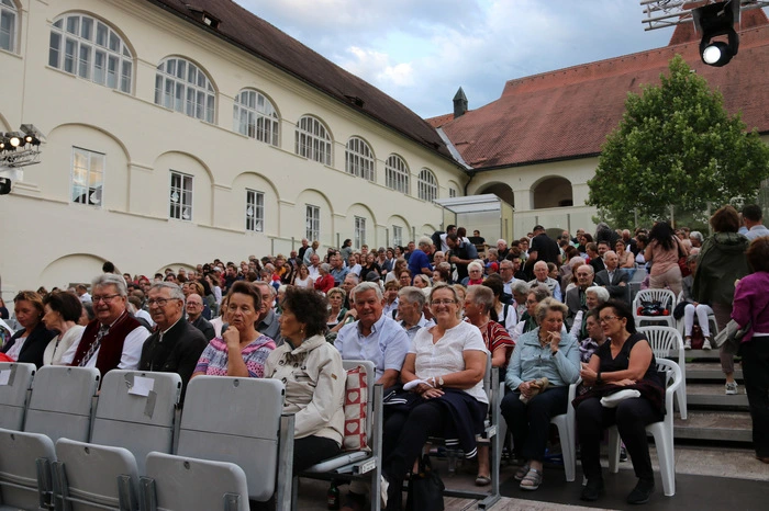 Klicken Sie sich durch die Bilder!