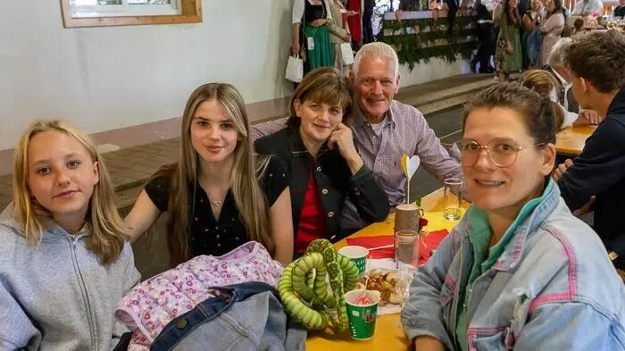 Am Wochenende lud die Kellerberger Zech rund um Zechmeister Max Zimmer und Zechkellnerin Anna Fletzberger zu ihrem traditonellen Jahreskirchtag ein. Am Samstag feierten Jung und Alt mit den Jungen Gailtalern und DJ Lasse.