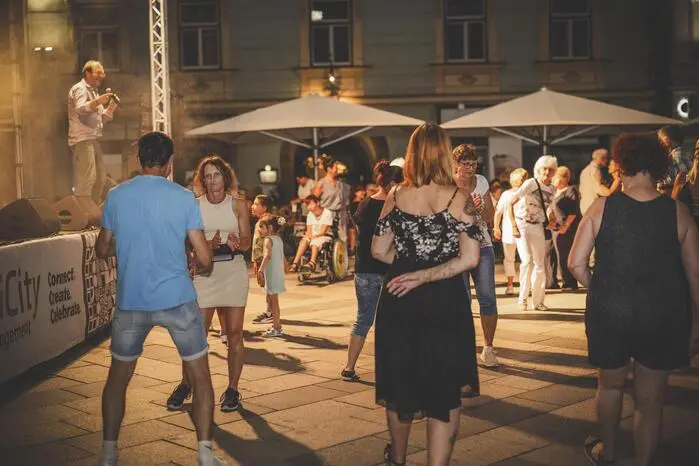 Klicken Sie sich durch die Fotos!