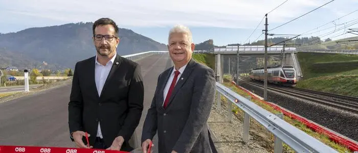 Hans Zwath, Regionalleiter ÖBB Infrastruktur, und Johann Marak, Bürgermeister von Niklasdorf