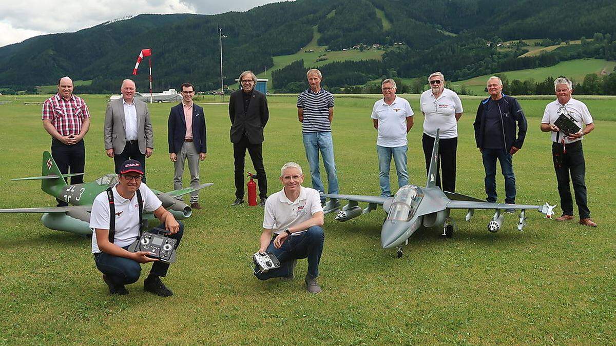 Die Organisatoren freuen sich die Woche im Zeichen der Modellflieger