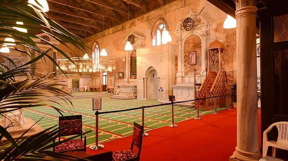 Das Innere der umstrittenen "Kunst"-Moschee