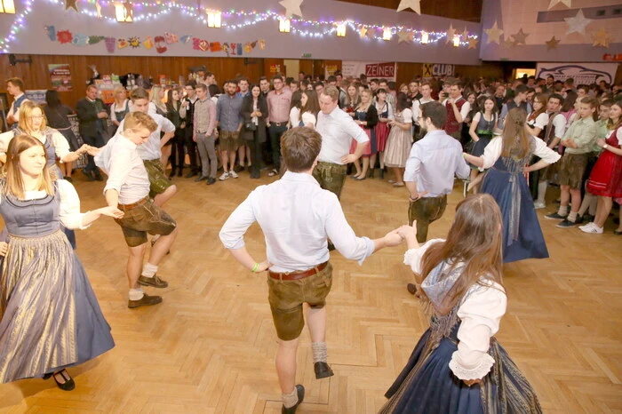 Eröffnet wurde das rauschende Fest mit dem Auftanz der LJ-Gruppe Reichenfels. 