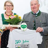 Jubiläums-Torte: Hans Schwaiger, Barbara Aschbacher-Gartner
