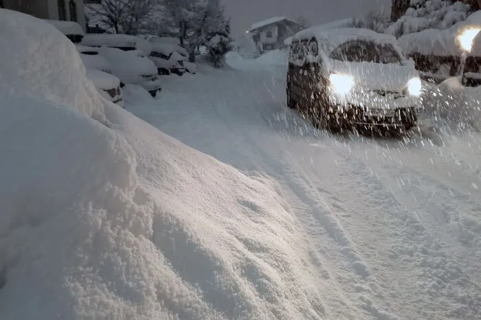 Der Schnee sorgt vor allem auf den Straßen für große Probleme. Lesen Sie hier alle Entwicklungen österreichweit!