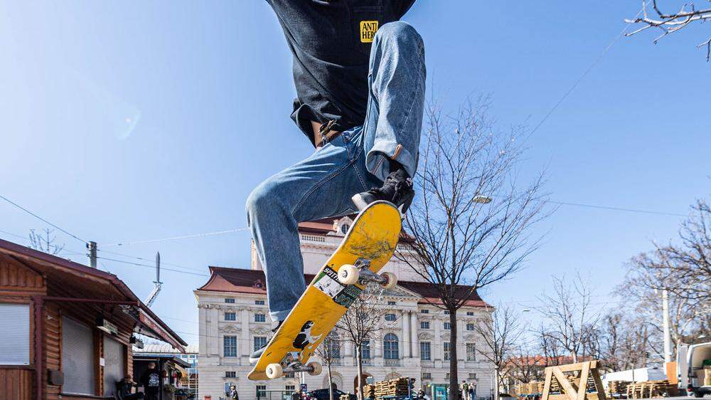 Skater am Kaiser-Josef-Platz