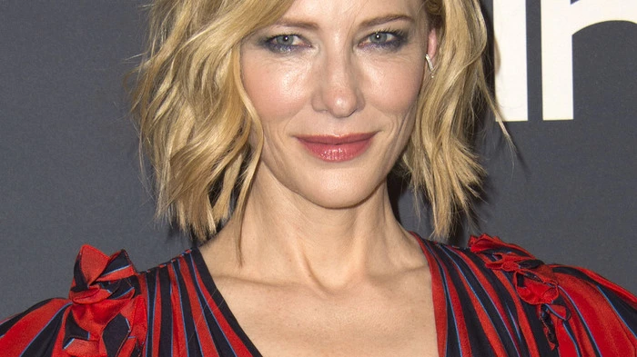Mit einem schwarz-roten Kleid und tiefem Ausschnitt von Givenchy war die Schauspielerin Cate Blanchett der Hingucker bei den "InStyle Awards" in Los Angeles. Sie nahm auch den "Style Icon"-Award mit nach Hause.
