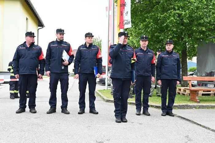 Die Feuerwehren demonstrierten, welche Leistungen sie erbringen können. Der Mannschaftsbewerb fand in Form eines Nassbewerbs statt, wobei die Disziplinen Löschangriff und Staffellauf im Mittelpunkt standen.