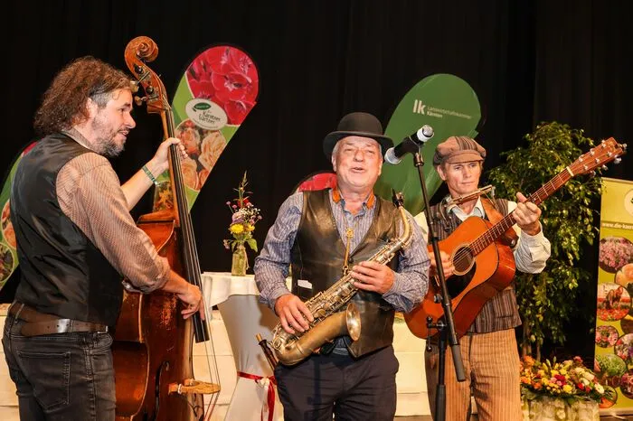Das Hillibilli-Trio unterhielt die Ehrengäste, die nach St. Veit gekommen waren, mit Musik.