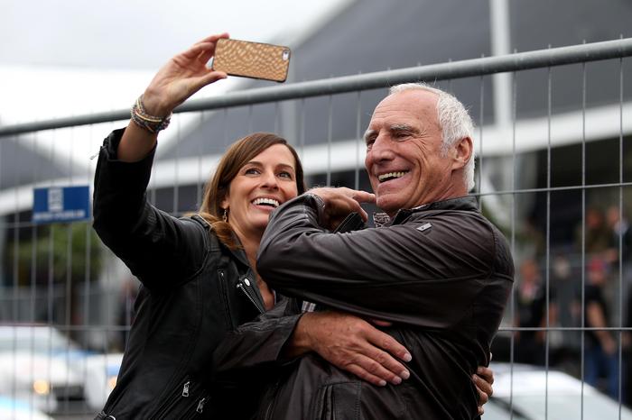 Ein Bild aus dem Archiv: Marion Feichtner mit Didi Mateschitz am Ring