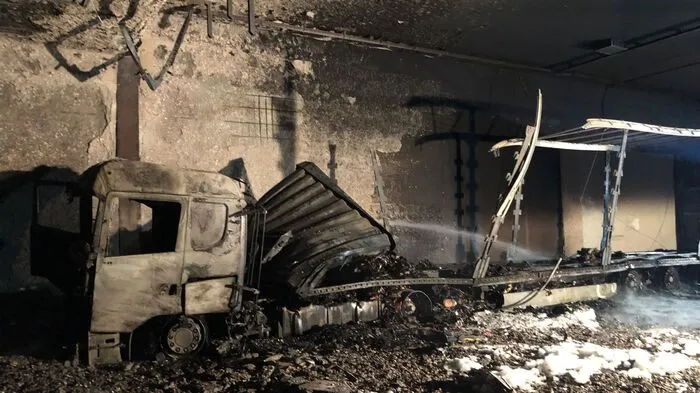 Die Asfinag berichtete Montagfrüh von erheblichen Schäden nach dem Lkw-Brand im Tunnel Rannersdorf auf der S1.