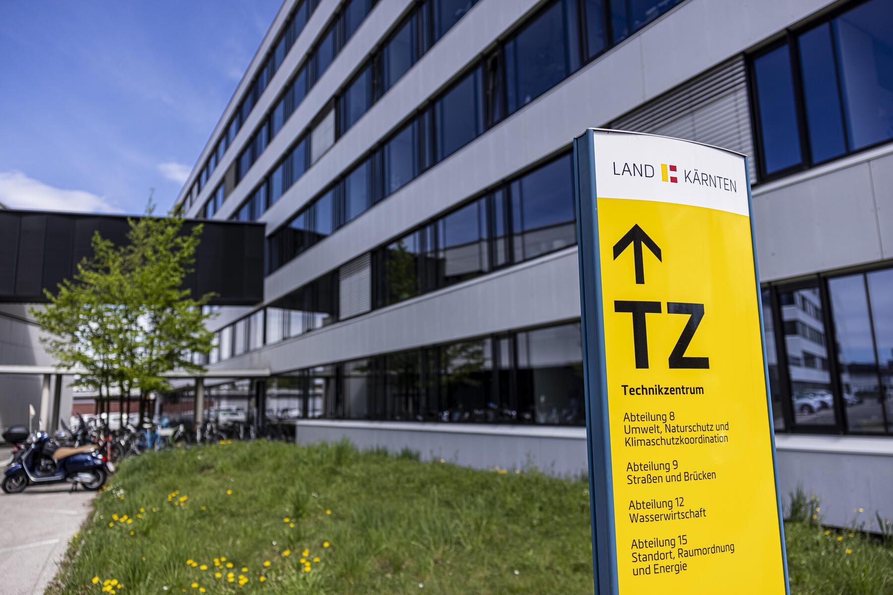 Land Kärnten: Eingesparte Abteilungen kämpfen um ihre Namen