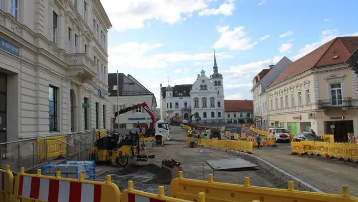 In der kommenden Woche wird auf der Gleisdorfer Großbaustelle die Hauptfahrbahn asphaltiert