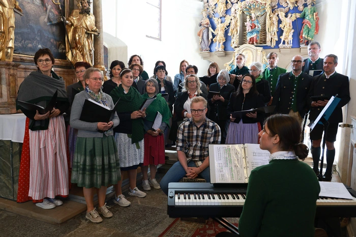 Der Festakt wurde musikalisch vom Musikverein Scheiben-St. Georgen, den Wietinger Jagdhornbläsern sowie den Schuhplattlern des Trachtenverein Rossecker stimmungsvoll umrahmt. Bürgermeister Hermann Hartleb begrüßte in seiner Ansprache die Gäste des 38. Georgifestes. Unter den Ehrengästen befanden sich unter anderem Landesrat Karlheinz Kornhäusl sowie Landtagsabgeordneter Bruno Aschenbrenner. 
