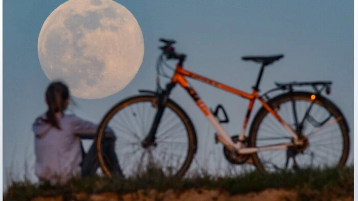Das besondere Spektakel am Himmel begann am 7. April: Von vielen schon...