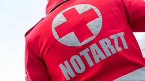 Ein Notarzt des Roten Kreuzes  (Sujet)