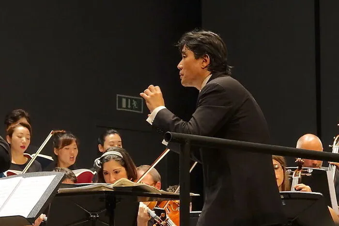 Der musische Direktor der National Oper von Korea Joo-Hyun Kim leitete das Konzert.