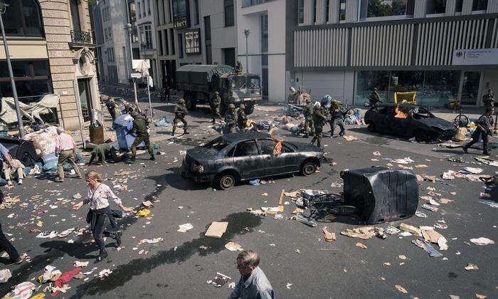 Chaos in den Straßen von Berlin: "8 Tage" startet am 1. März