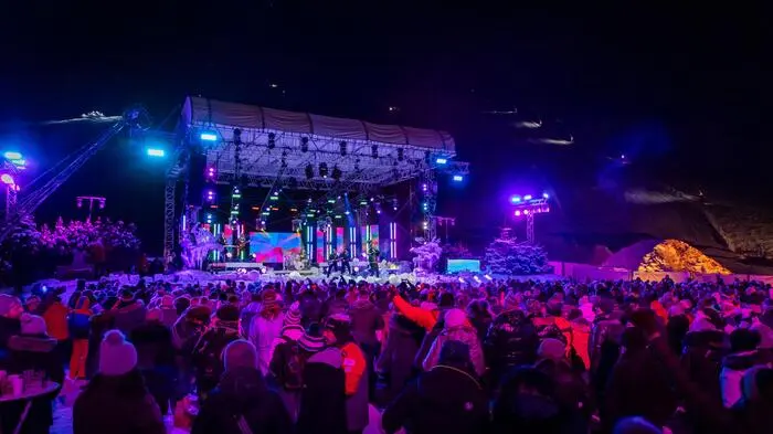 Das Winter Open Air von „Wenn die Musi spielt“ geht in Bad Kleinkirchheim über die Bühne. Seit 1992 gibt es die Musi. Im heurigen Jahr wieder von Marco Ventre und Stefanie Hertel moderiert. Mit dabei. Die Wilkogel Buam, die Kastelruther Spatzen, Die Seer oder die Schlagersängerinnen Charlien und Adriana. 