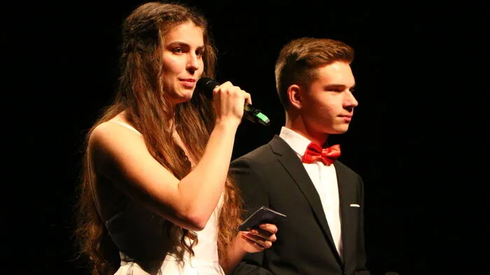 Unter dem Motto "Gym Over - Das Spiel geht zu Ende" feierten die Maturantinnen und Maturanten des BG/BRG Gleisdorf ihren Maturaball im Forum Kloster. Dabei führten Ute Winter und David Damjanic durch den Abend.