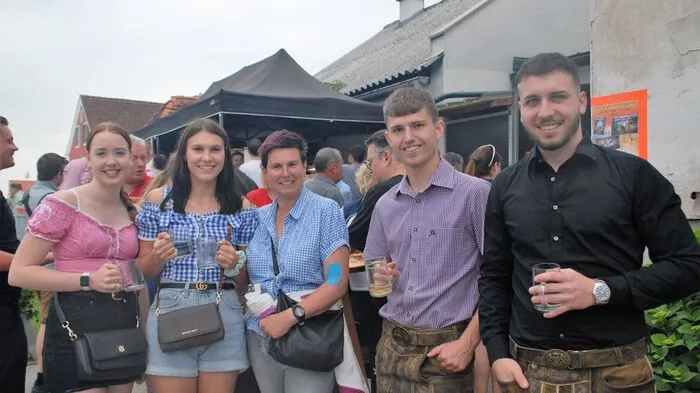 Volksfeststimmung am Pfingstsonntag in der Gemeinde Ilztal: Mehr als 2000 begeisterte Freunde der Genuss- und der Festkultur machten die heurige Auflage des Kellerstraßenfests zur großen Party.