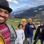Siyad Rawther mit einer Gruppe Touristen