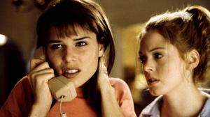 Neve Campell und Rose MacGovan in „Scream“