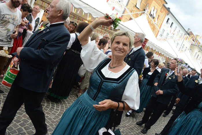 Die Trachtenfrauen St. Niklas beim Festumzug