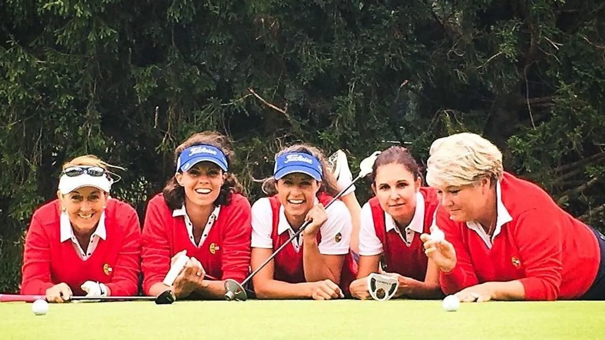 Das Team vom KGC Dellach mit Spielführerin Barbara Stingl (rechts)