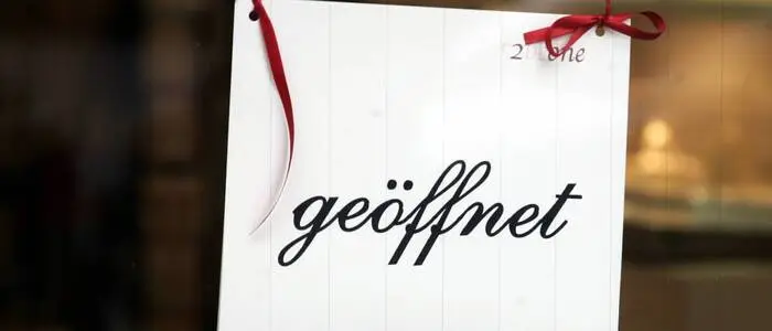 Geht es nach Staatssekretär Josef Schellhorn (NEOS), sollen die Öffnungszeiten für eigentümergeführte Geschäfte, in denen der Unternehmer selbst arbeitet, ausgeweitet werden