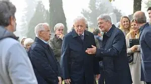 Alt-Bundeskanzler Franz Vranitzy (Mitte) und Kärntens Landeshauptmann Peter Kaiser (rechts)