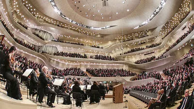 Die Musiker und die Gäste kurz vor Konzertbeginn.