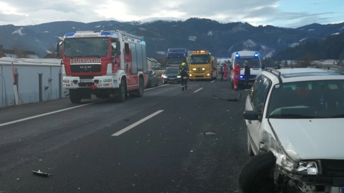 Zu einem Unfall, an dem zwei Pkw beteiligt waren, kam es am 21. Dezember auf der S 36.