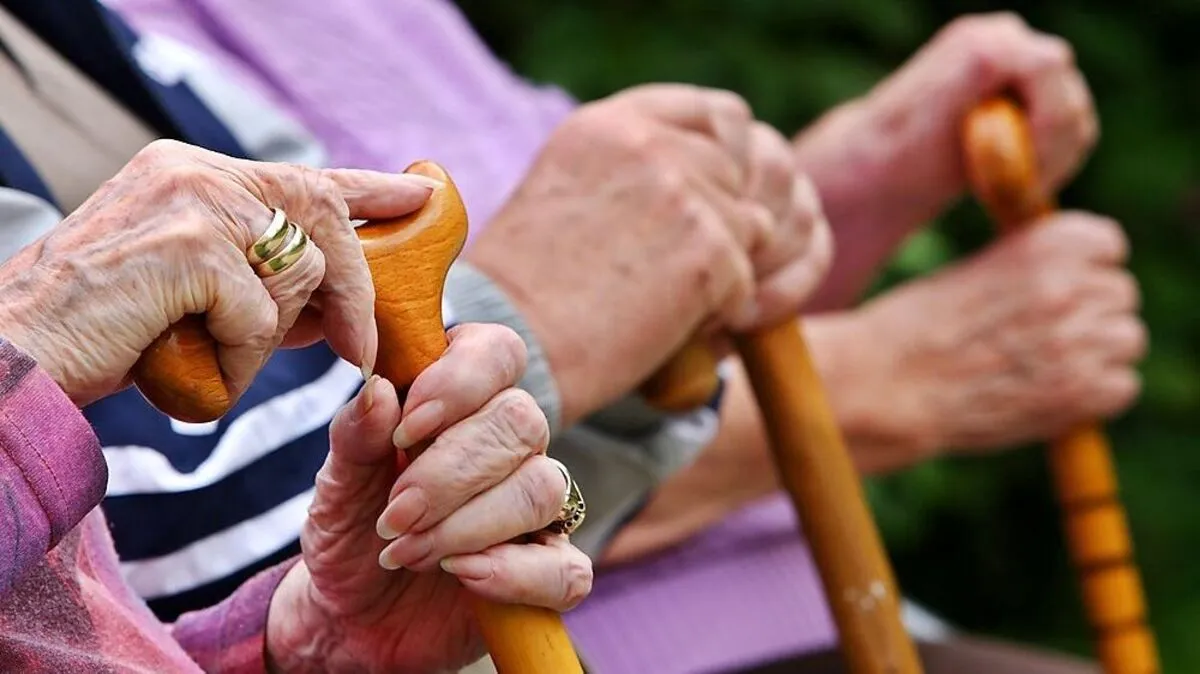 Zahlreiche Skandale in Altersheimen: Nun werden landsweit Untersuchungen eingeleitet