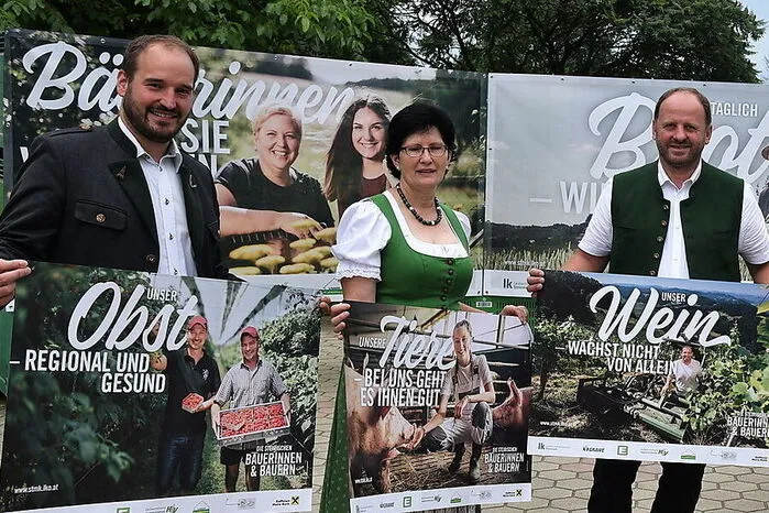 Am 24. Jänner wählen die Landwirte ihre Kammervertreter für fünf Jahre neu. Bezirkskammerobmann Herbert Lebitsch (rechts) und Stellvertreter Rene Nöhrer (links) vom Bauernbund hoffen dabei auf ihre Bestätigung. Bezirksbäuerin Maria Haas will ihr Amt an eine Nachfolgerin abgeben.