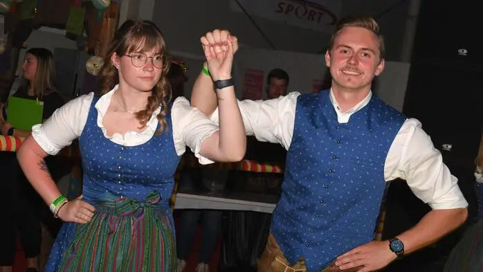 Beim Frühlingsfest der Landjugend Sörg wurde aufgetanzt