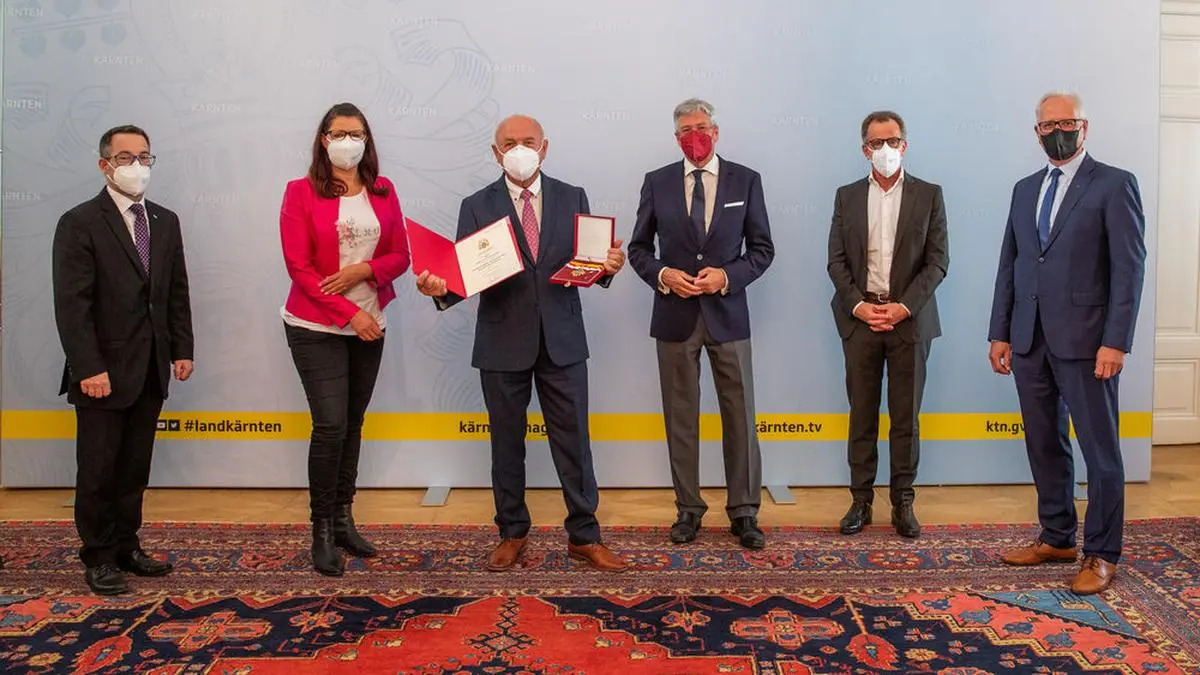 Auch Franz Zwölbar erhielt das Ehrenzeichen des Landes