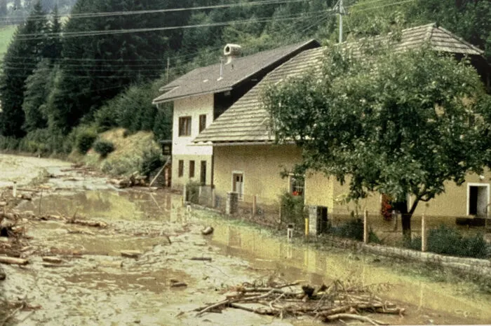 Wohnhaus Platzer 1983, der Wasserhöchststand ist am Mauerwerk zu sehen