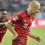 David Alaba (links) mit Arjen Robben 