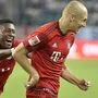 David Alaba (links) mit Arjen Robben 