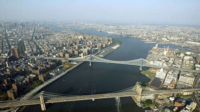 New Yorks Stadtteil Williamsburg braucht seine U-Bahn