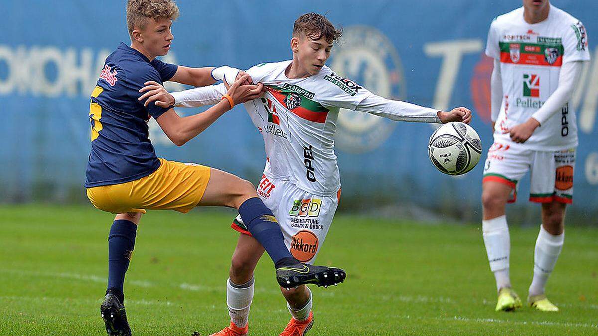 Marcel Moswitzer (links) zählt in der U18 der AKA Salzburg zu den Stammkräften