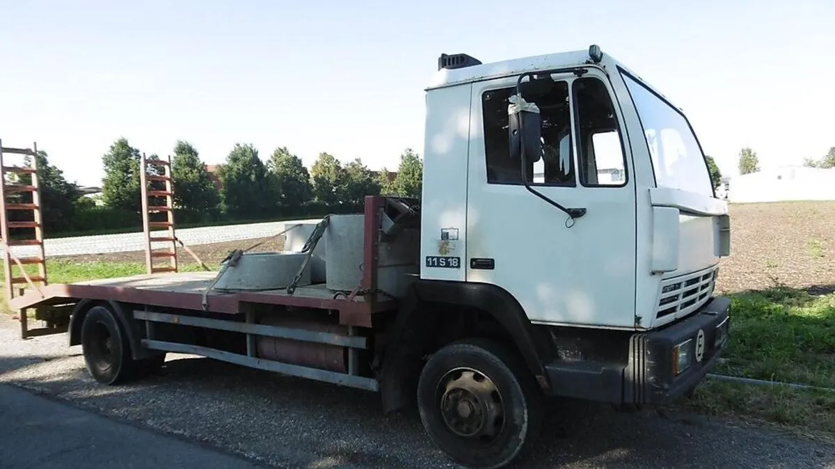 Schrott-Lkw mit defekter Bremse aus dem Verkehr gezogen