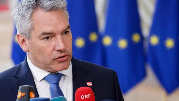 „Platz eins ist drinnen, auf jeden Fall.“ - Bundeskanzler Karl Nehammer (ÖVP), Optimist.